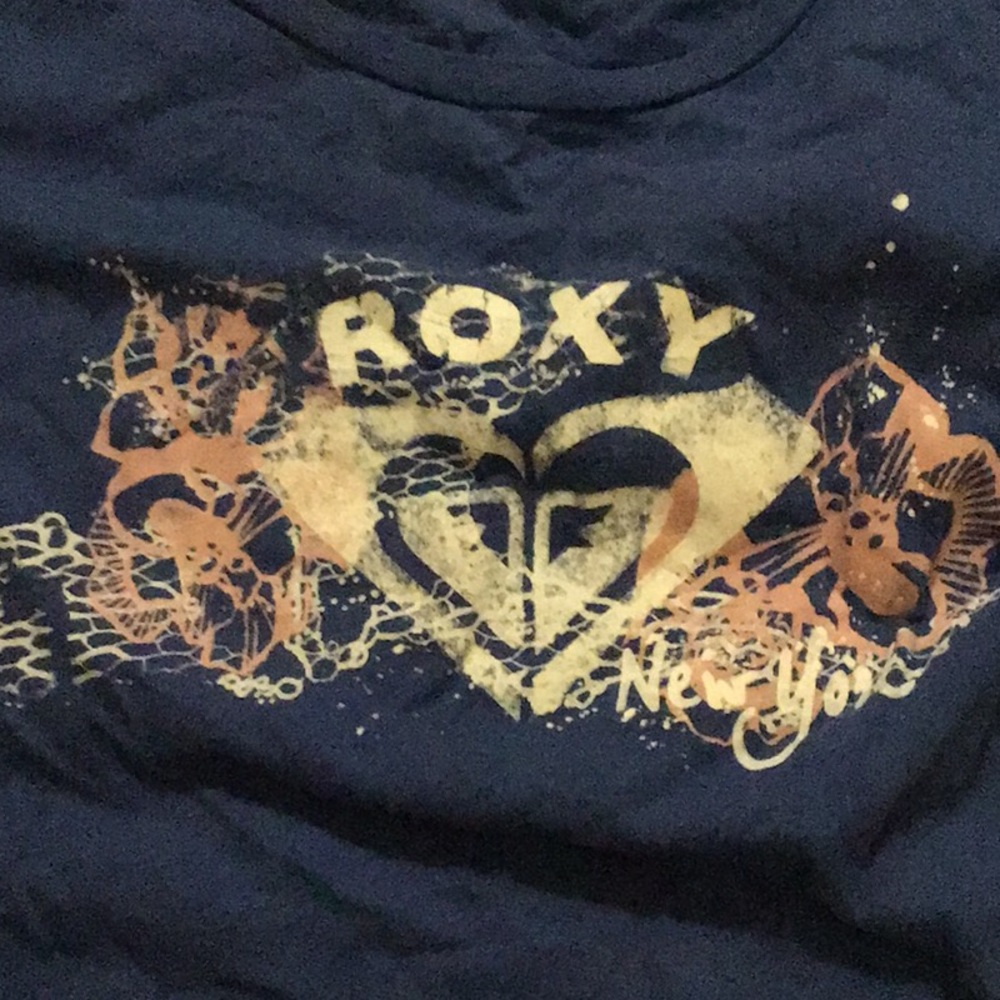 2 Roxy shirts bundle - Picture 3 of 3